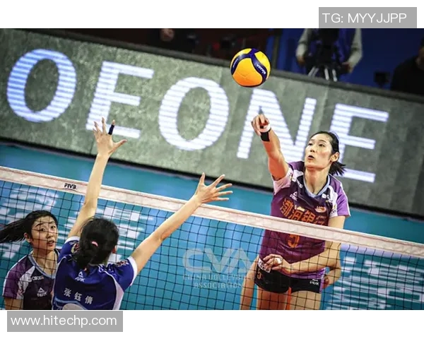 WNBA联赛盛况空前球员们展现卓越技艺与团队精神的精彩瞬间